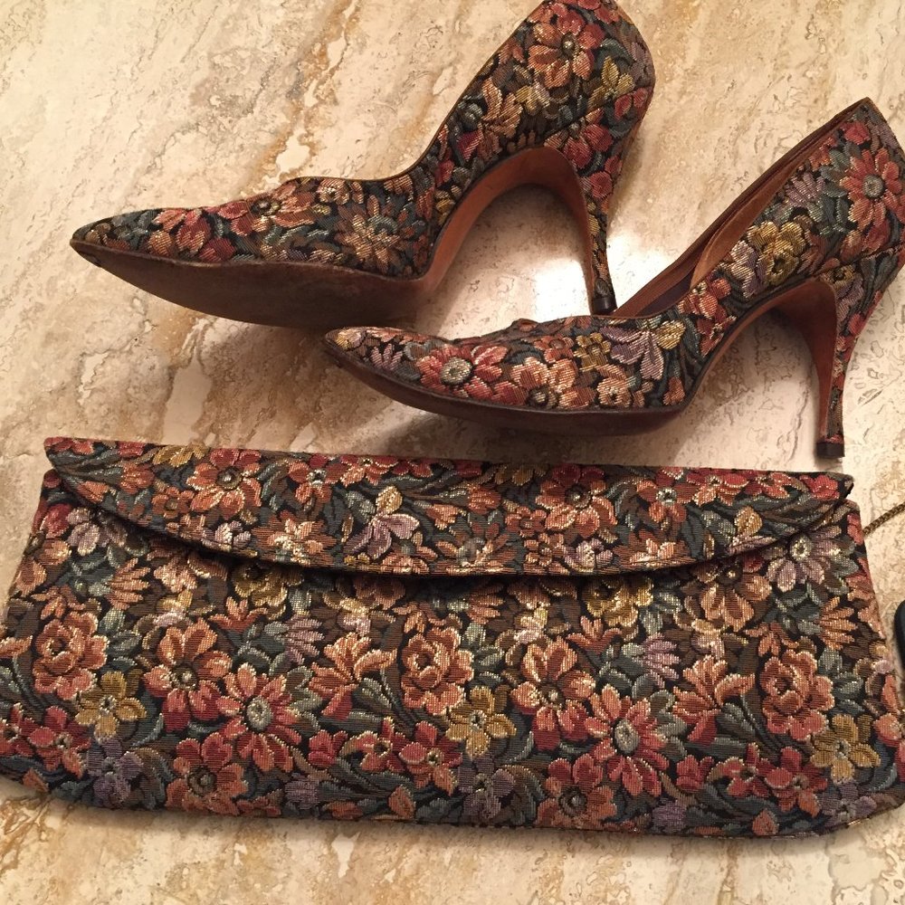 Vintage heels w/ matching clutch (circa 1940s)